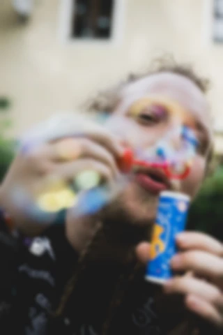 Maria Bayer — JUZ, DER SPIEGEL