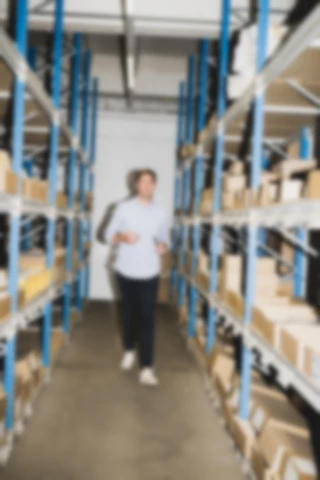 Maria Bayer — Maria Bayer Fotografie DER SPIEGEL Portrait Michael Johner Firma Konektra USM